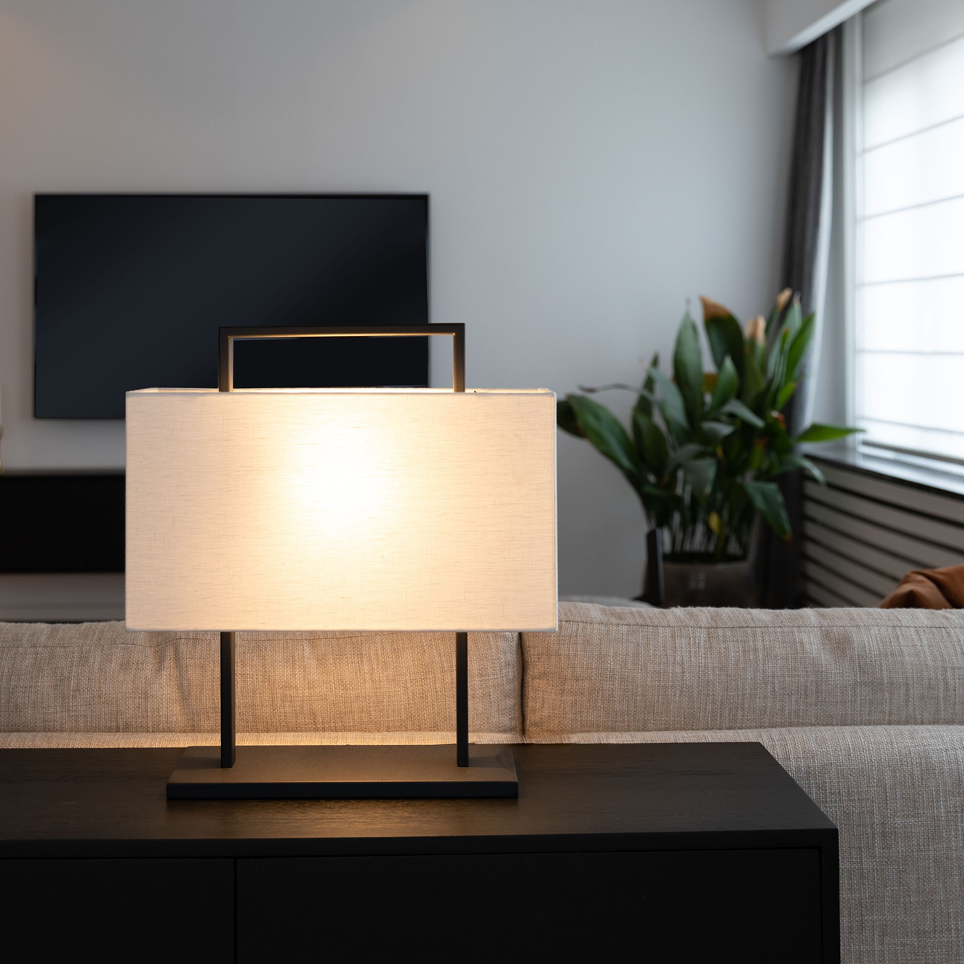 Lampa Nocna Bhilai | Czarna