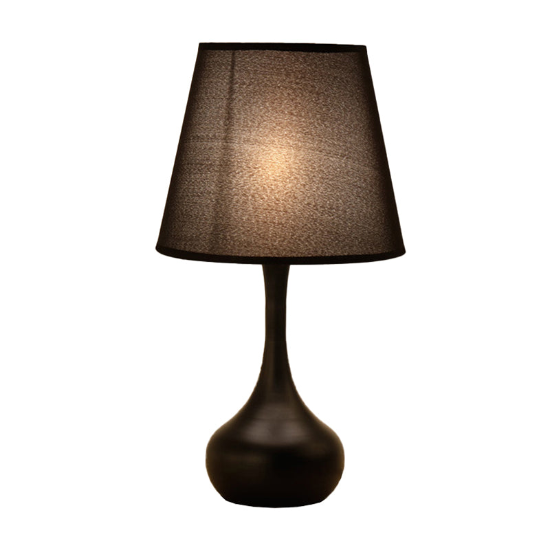 Nordic Empire Shade Natlampe Stof 1 | Lampa Stołowa z Cylindryczną/Królewską Podstawą w Kolorze Czarnym/Białym