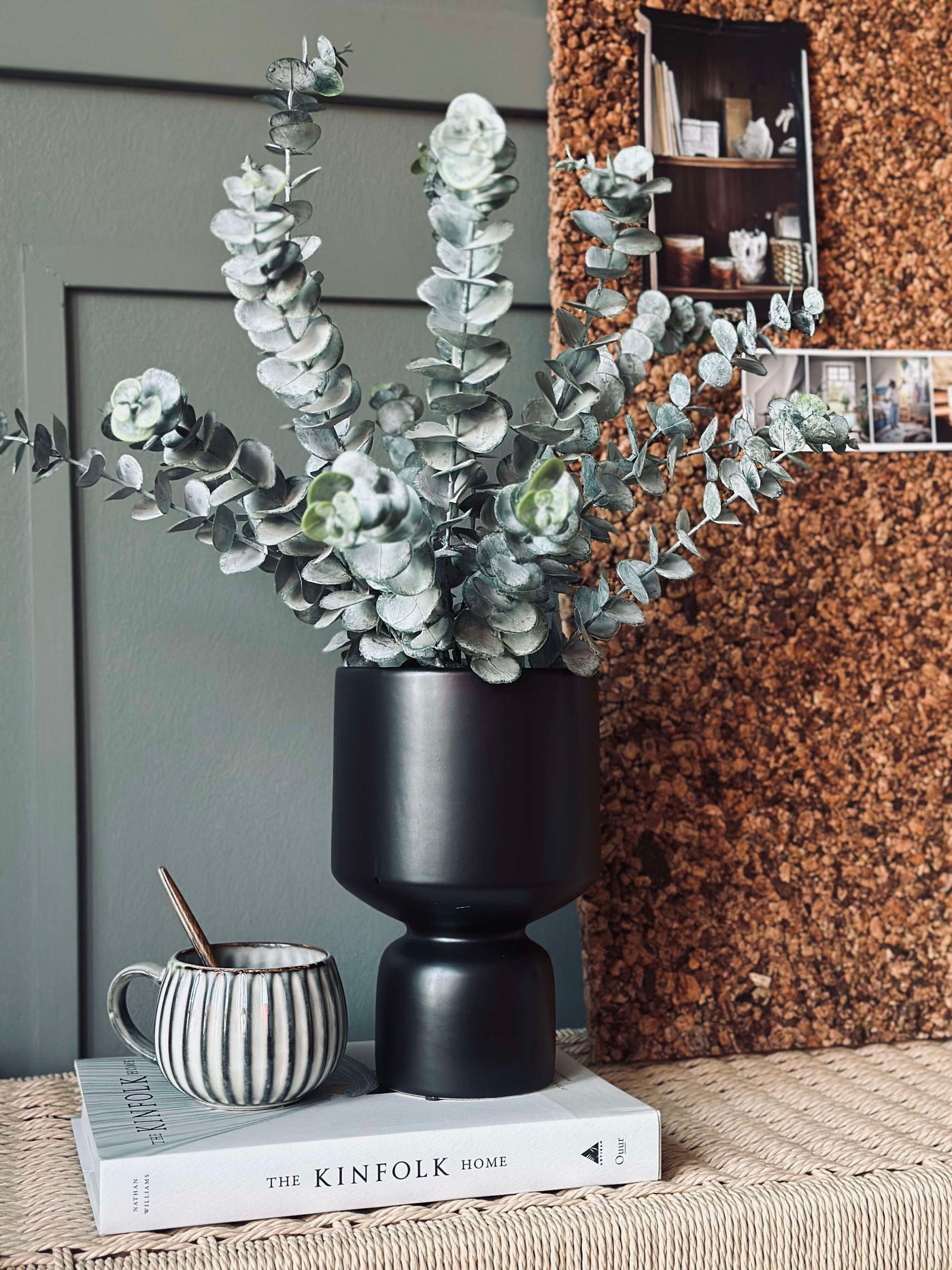 Obsidian Elegance | Czarna Szkło Waza z Stylową Minimalizmem