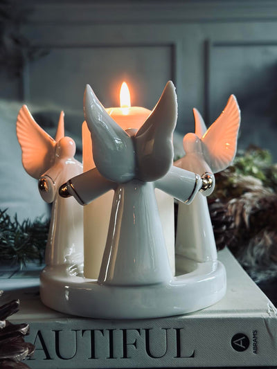 Świecznik Z Aniołami | Biała Porcelana – Dekoracja Stołu I Wnętrza