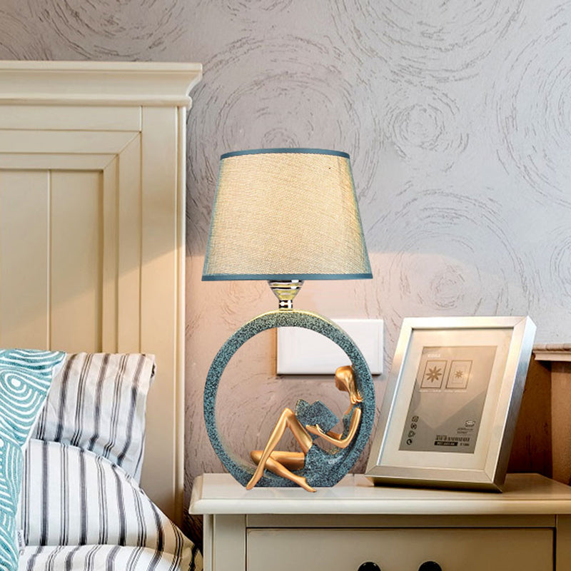 SerenityGlow | Artystyczna Figurka Lampa Stołowa