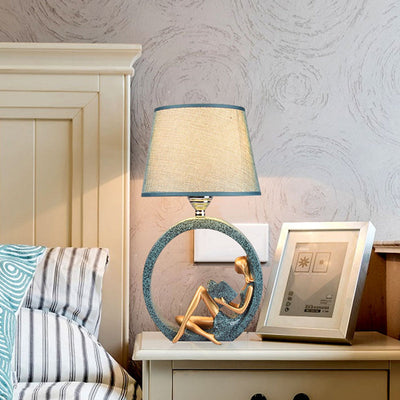 SerenityGlow | Artystyczna Figurka Lampa Stołowa